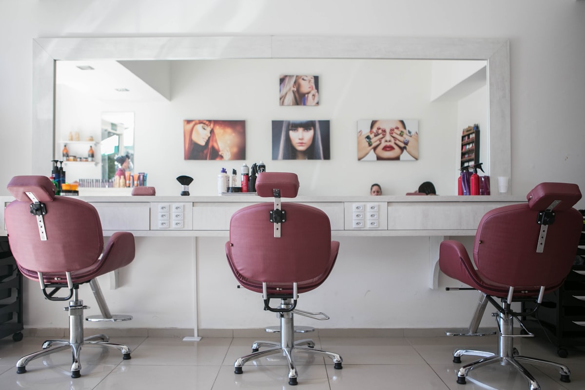 Salon booking calendar